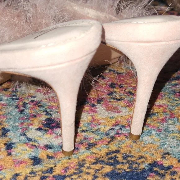Lulu’s 8.5 Fazal Blush Suede Feather Pointed-Toe Mules - Picture 6 of 7